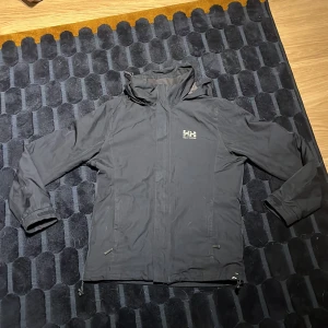 Helly Hansen vindjacka - Den är använd men funkar