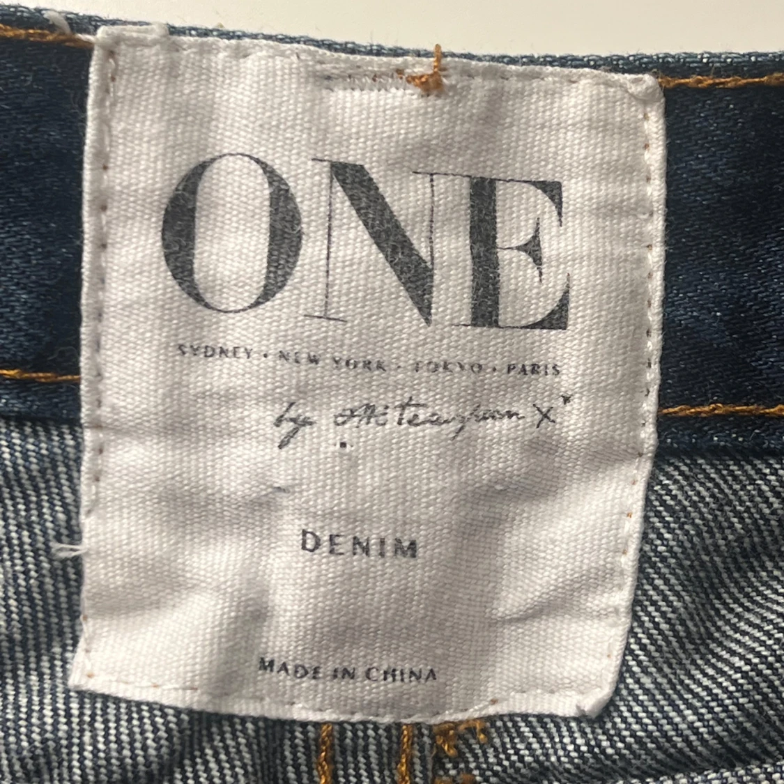 Mörkblåa jeansshorts från One Teaspoon - 2