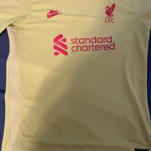 fotbollströja - Fotbollströja i bra skick storlek s