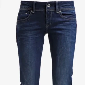 Blå jeans från G-Star - Säljer ett par snygga blå jeans från G-Star. I nytt sick. Kan sänka priset vid snabb affär