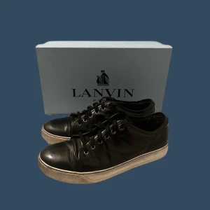 Lanvins - Svarta helt blanka läder Lanvins  Shysst skick  .