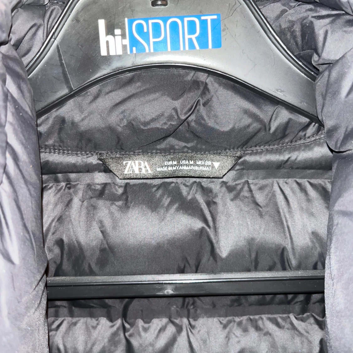 Svart dunväst från Zara - 1