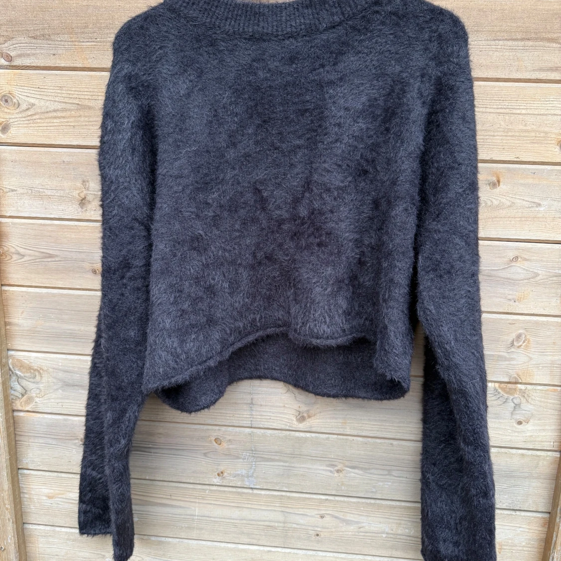 Mörkgrå fluffig tröja