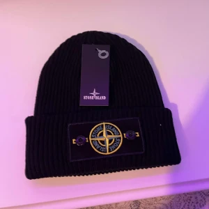 Stone Island Beanie - Skriv gärna om de finns Frågor! 😁