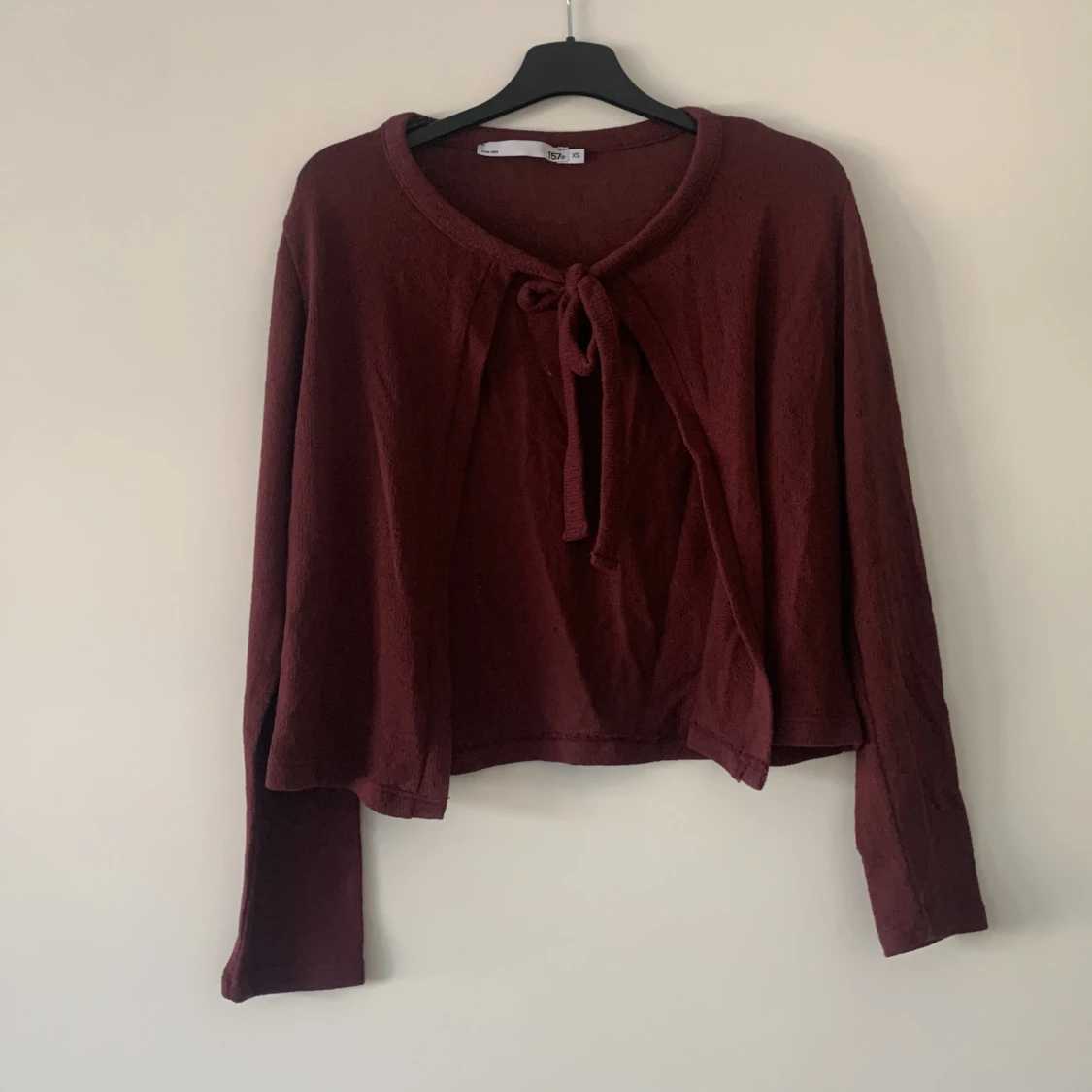 Vinröd tröja från 157