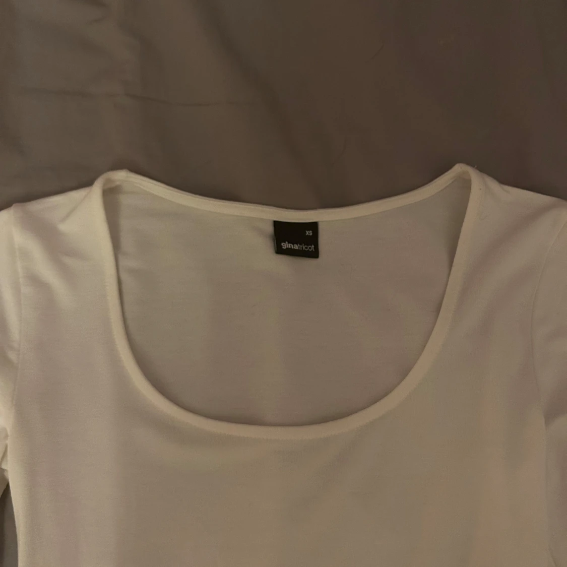 Vit långärmad topp från Gina Tricot - 1