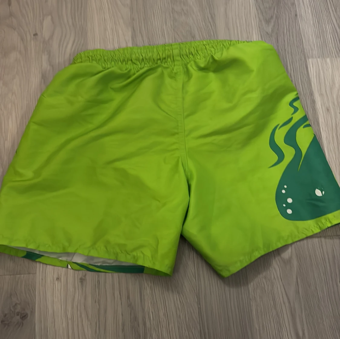 Gröna Ninjago shorts från H&M - 1
