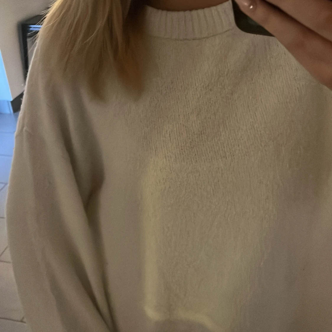 Vit stickad tröja - 1