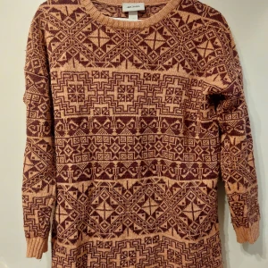 Mönstrad stickad tröja från Monki - Stickad tröja