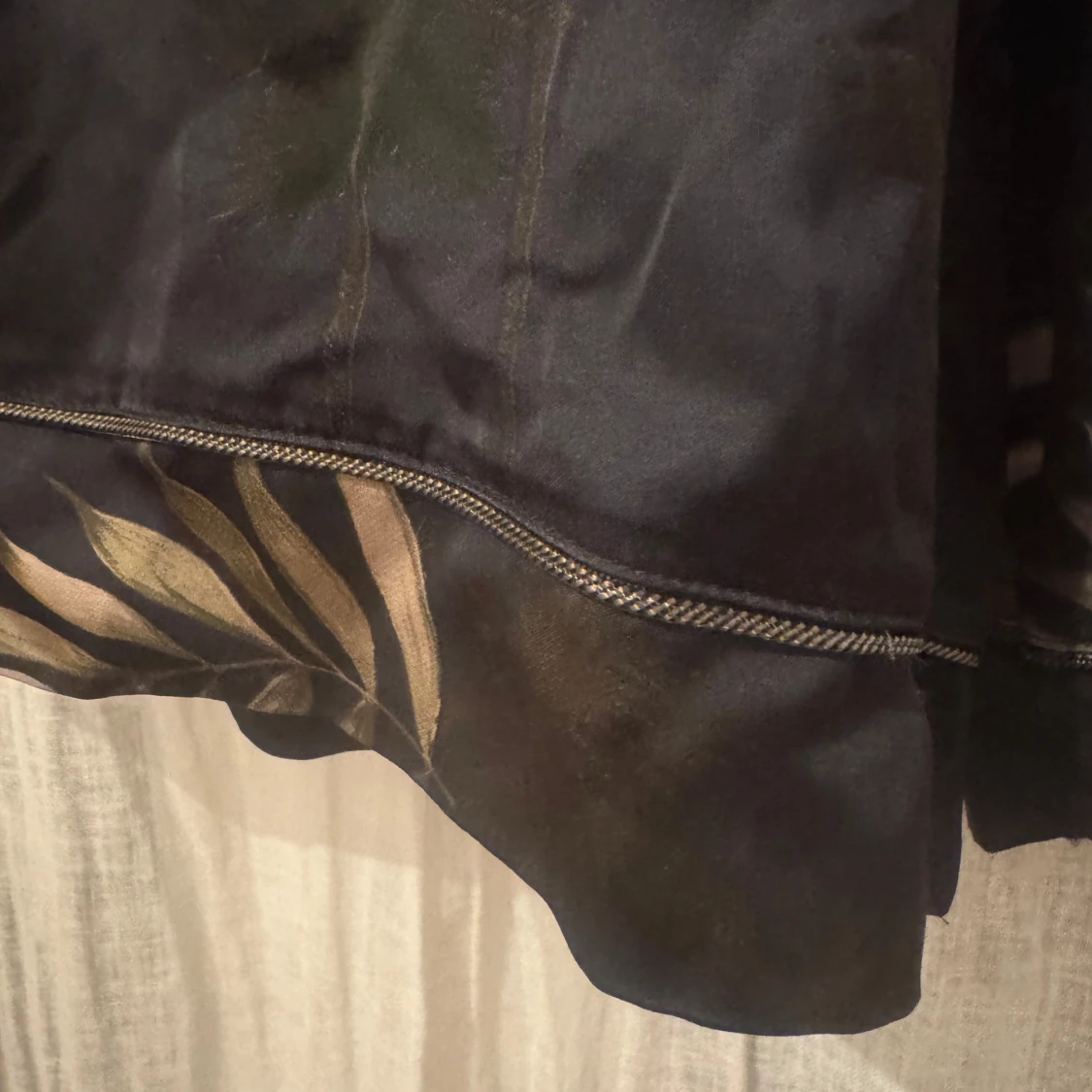 Svarta byxor med bladmotiv från Intimissimi - 1