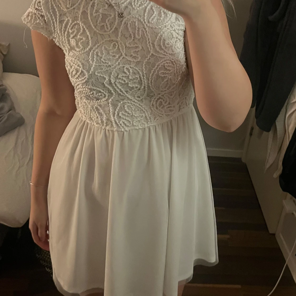 Vit spetsklänning - 2