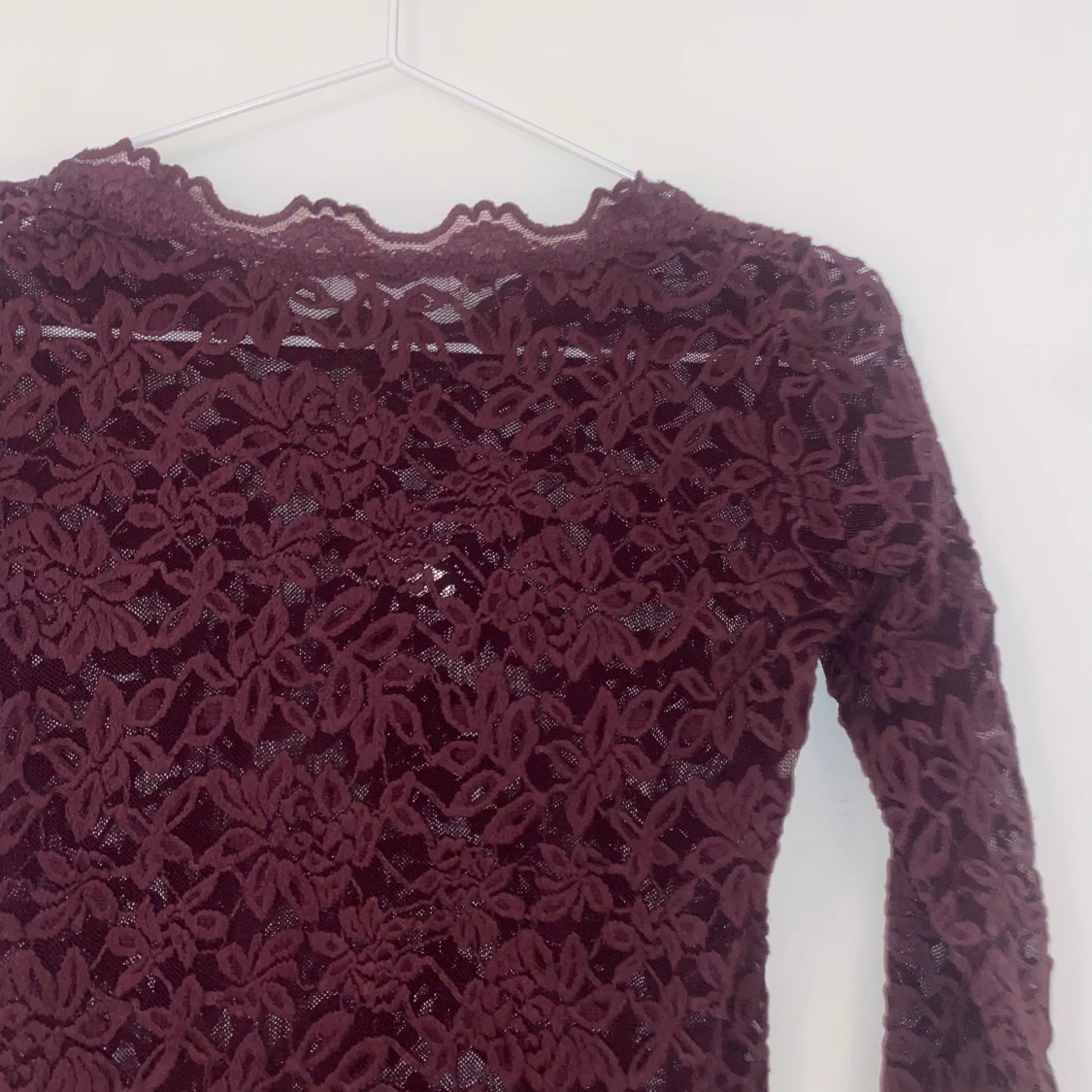 Vinröd spetsblus - 2