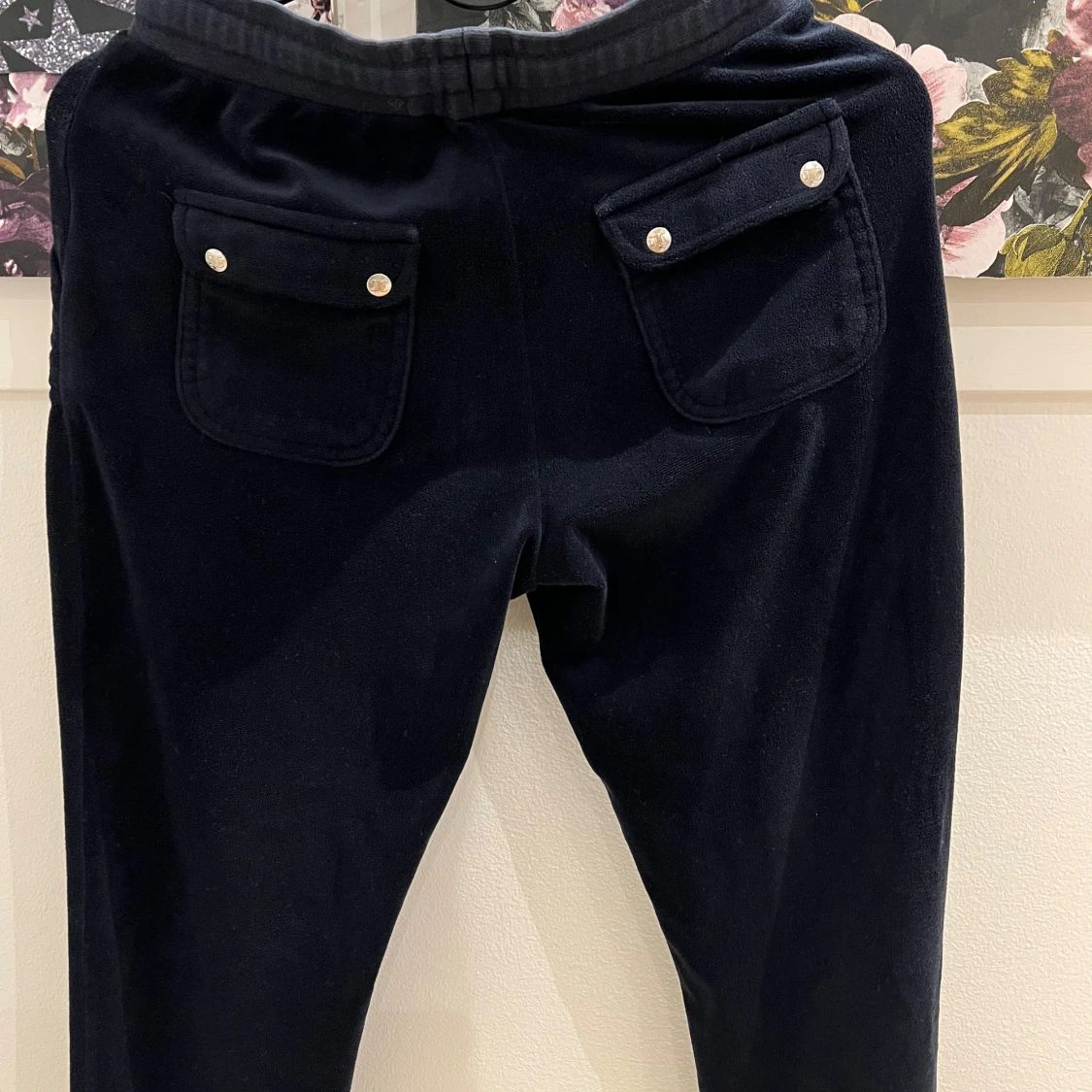 Svarta mjukisbyxor från Juicy Couture 9/10 - 1