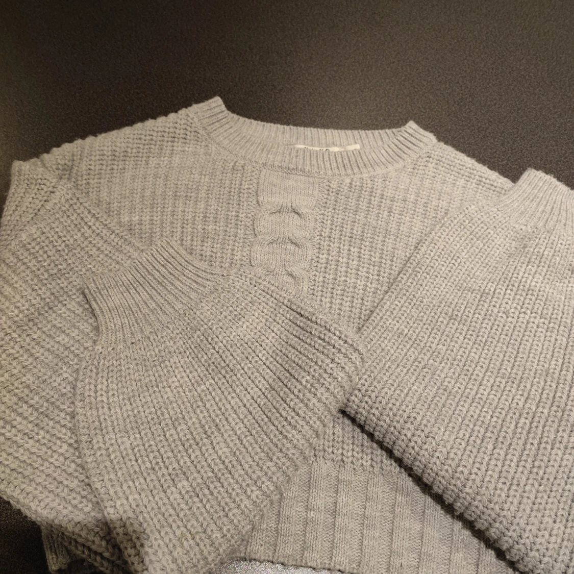 Grå stickad tröja från NA-KD - 2