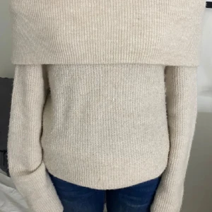 Stickad tröja  - Använd 2 gånger, för stor för mig💞