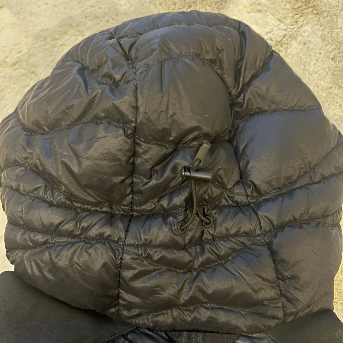 Peak Performance W Helium Down Hybrid - Svart - 93