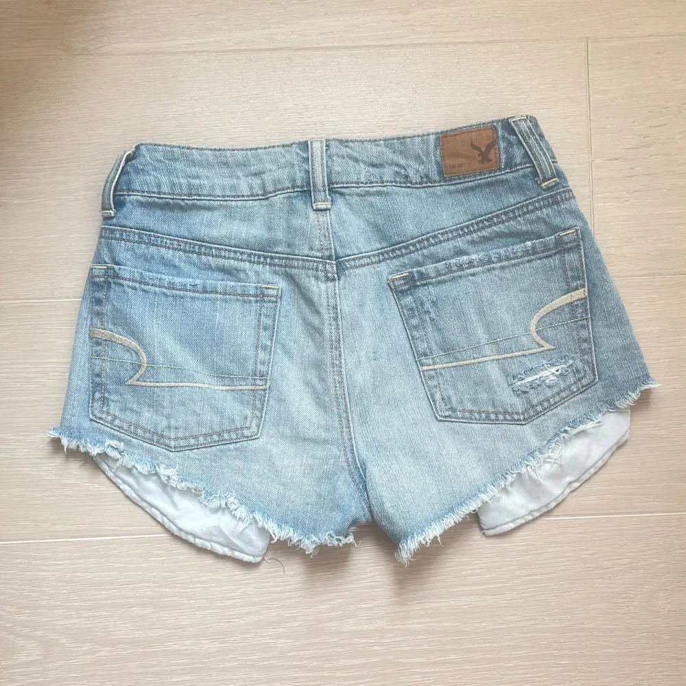 Lågmidjade jeans shorts! Säljer då de är för små för mig 💓. Shorts.