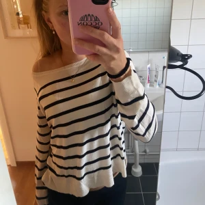 Super fin tunn stickad tröja!  - Jättebra skick! 