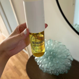 Rio radiance - En av sol de Janeiro underbara dofter. Använder inte den som jag trodde därför säljer jag den.