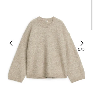 Arket stickad tröja  - Stickad tröja från arket😇Använd men i bra skick, köpt för 990kr