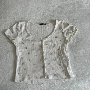 Brandy Melville Tröja - Brandy Melville tröja - betalning skes via upphämtning + swish (Hötorget) 