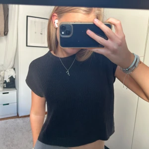 Stickad topp/väst - Cool stickad topp🙌🙌