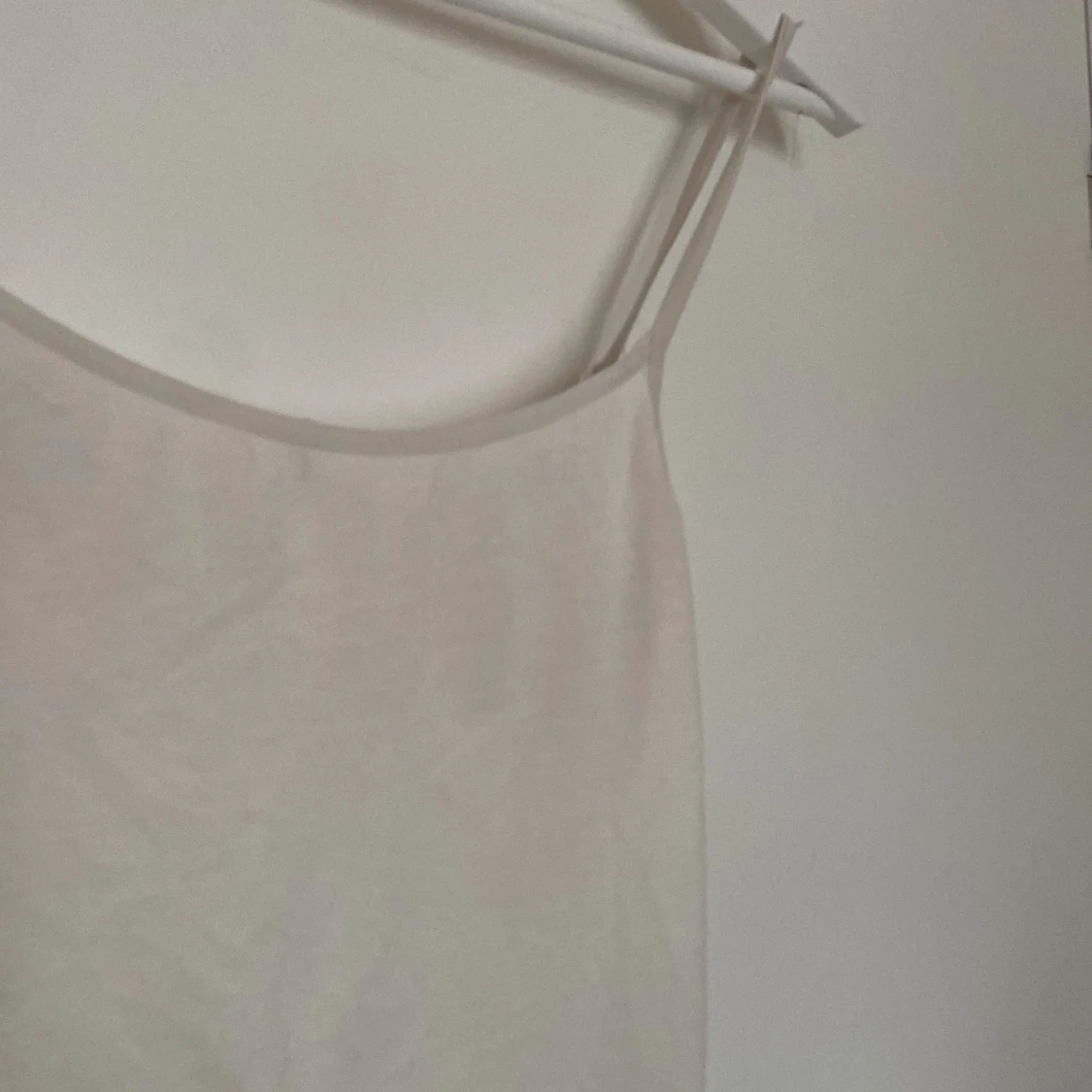 Vit linnetopp från Divided - 92