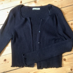 söt kofta - Svart kofta från pull&bear! 