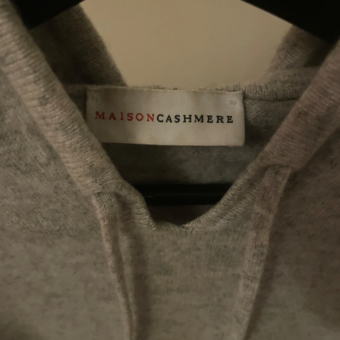 Grå Kashmir hoodie  - 1