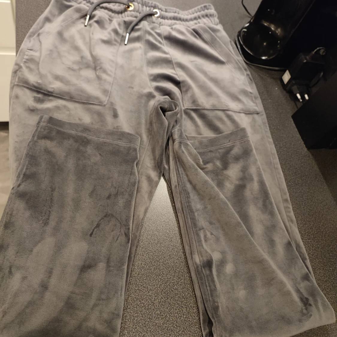 Grå mjukisbyxor med snörning