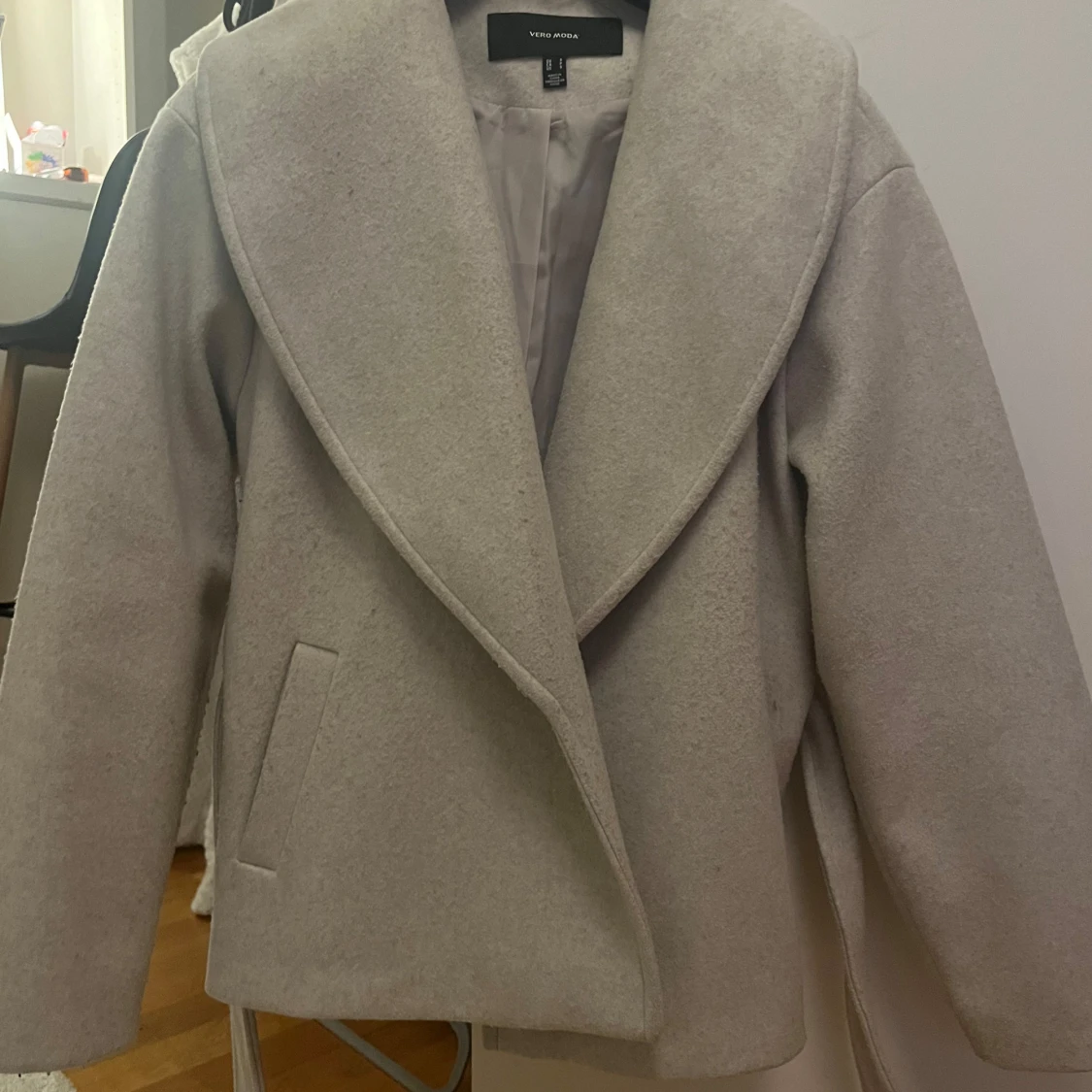 Beige kappa från Vero Moda