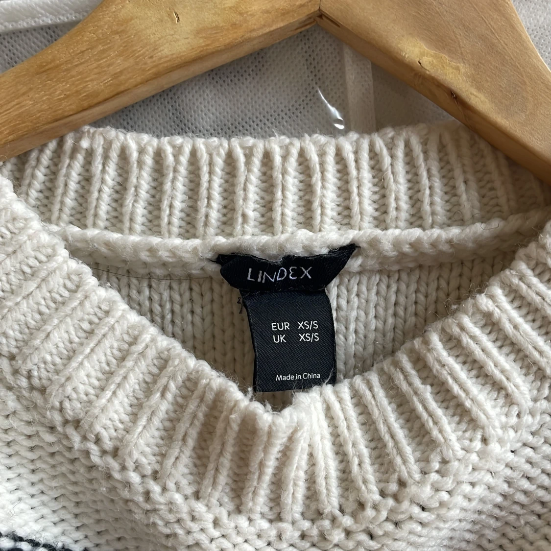 Otroligt fin vit och svart/blå stickad tröja  - 1