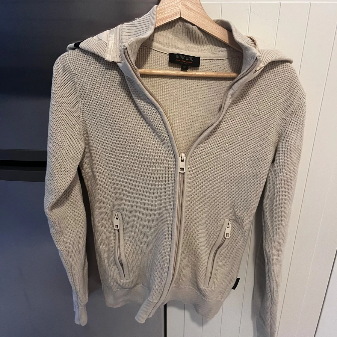 Beige stickad jacka från Woolrich - 2