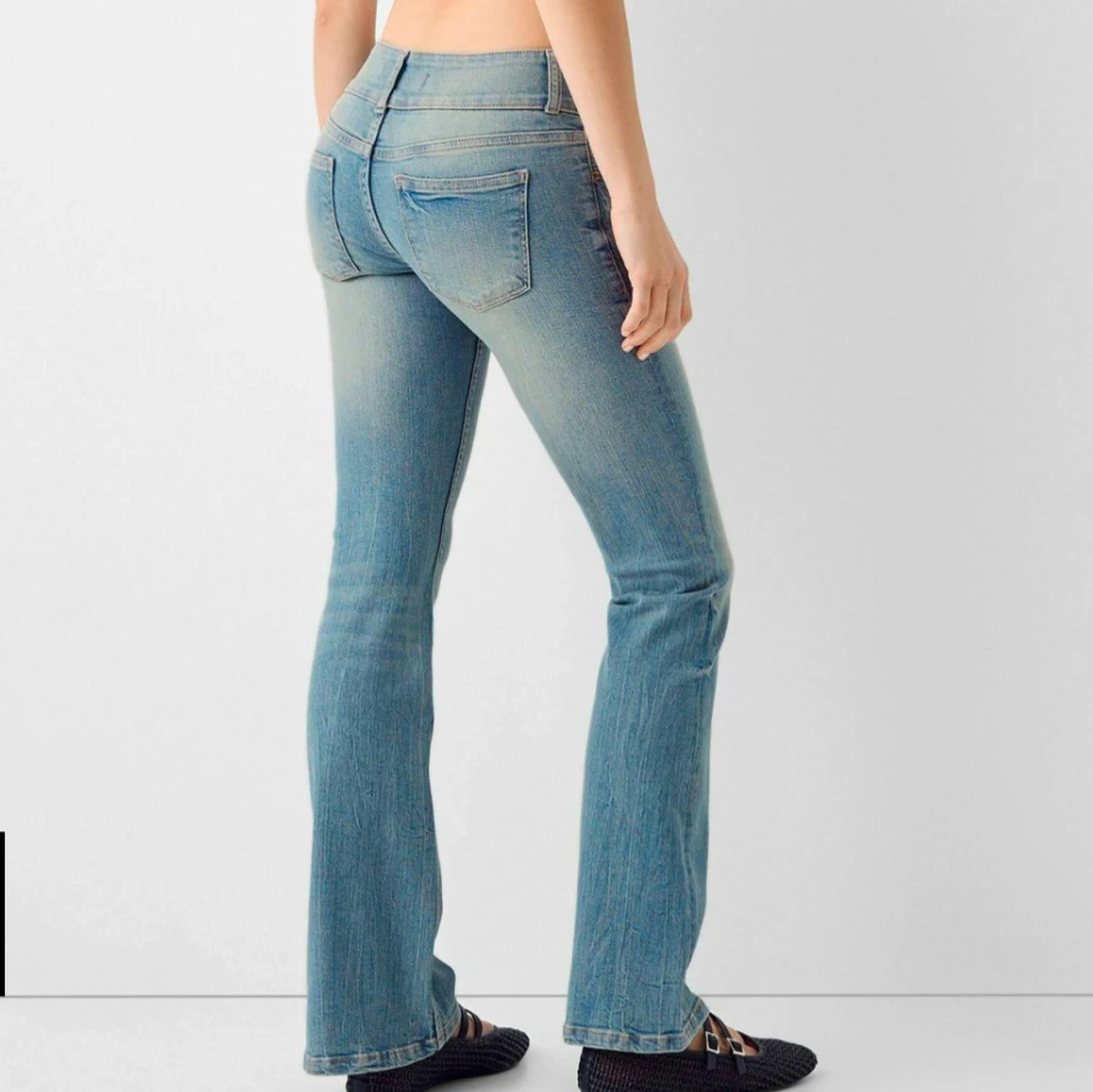 Blå bootcut jeans