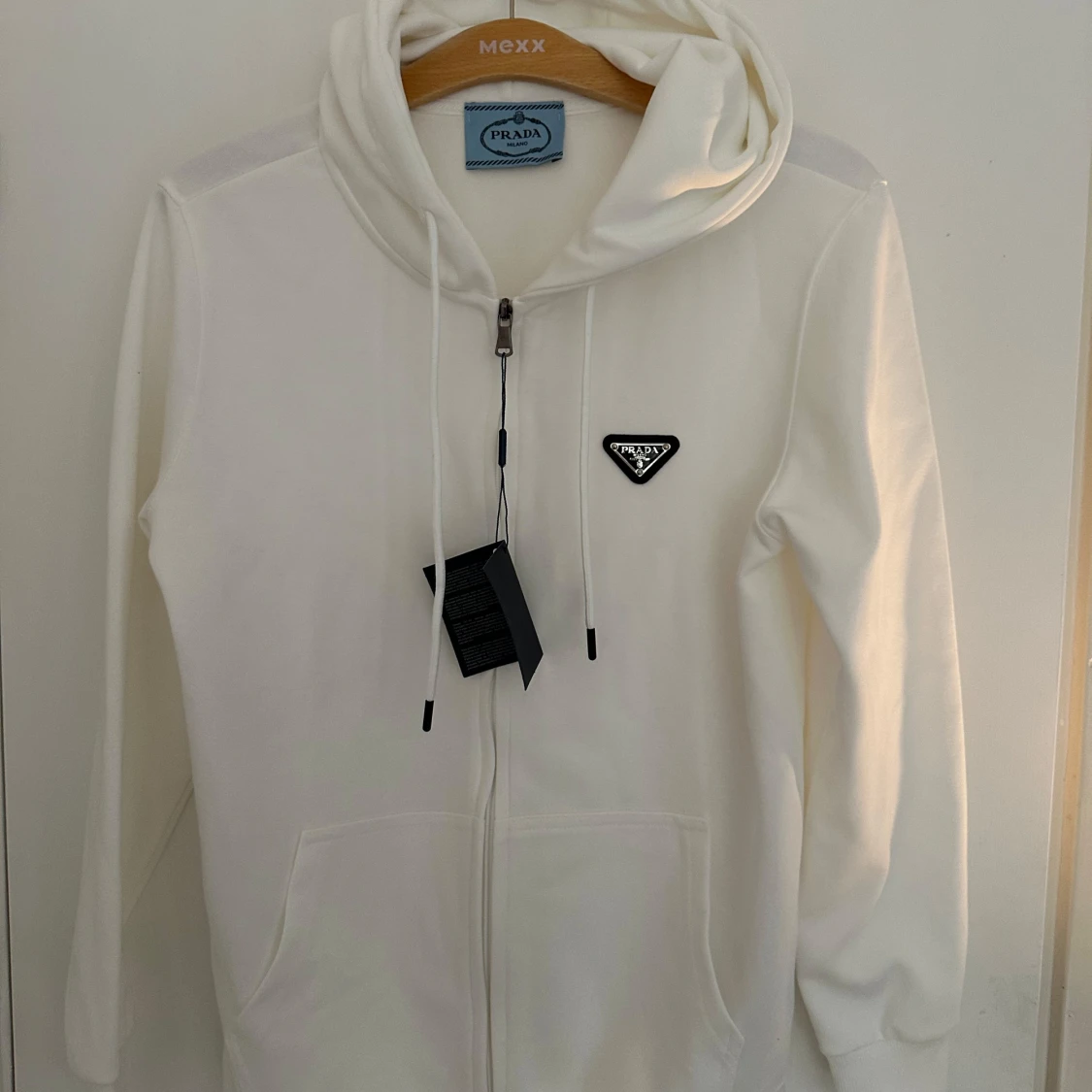 Vit hoodie Prada