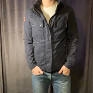 Filed jacket!  - S olvier Field jacket i storlek M! Är 180 cm 70 kg i bilderna! Hör av dig om du har några frågor!!
