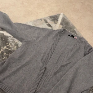 Kofta från Gina tricot  - Är i bra skick. 