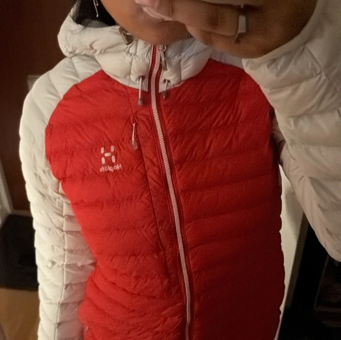 Röd och vit dunjacka från Haglöfs - 91