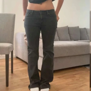Jeans - Köpta på plick fick hem dom igår men dom va förstora på mig men dom är i jättefint skick! 💕💕