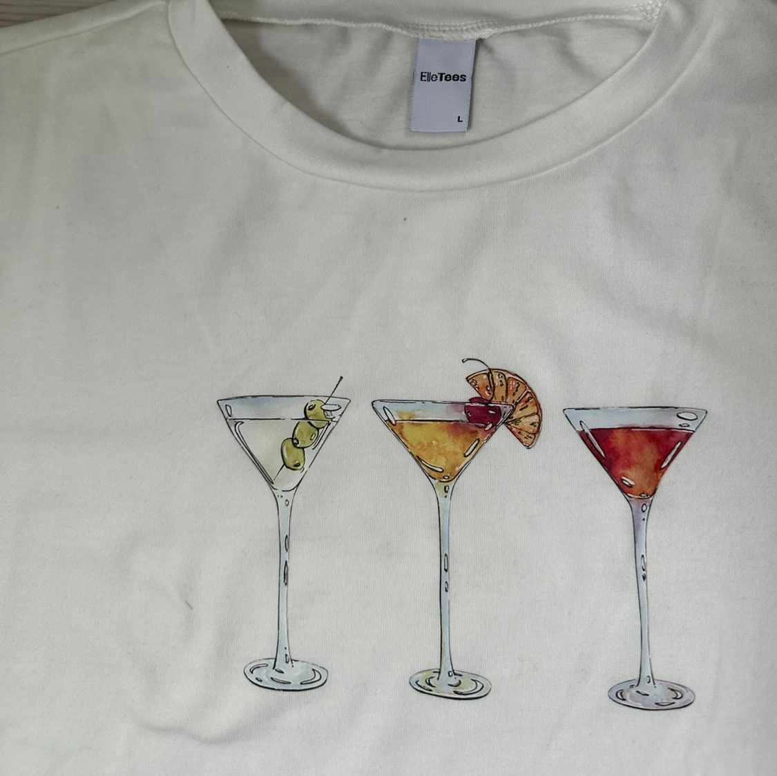 Vit top med cocktails på  - 90