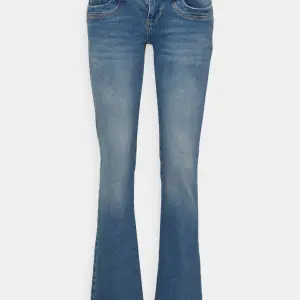 Super populära och eftertraktade LTB jeans i modellen Valerie, säljer då de inte kommer till användning och är för stora. Aldrig använda. 🥰 storlek - W31 L34 Orginalpris är 829kr!! ❤️