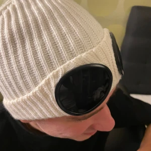 Äkta C.P company mössa - Vintermössa, 8/10 skick inga fläckar eller skador. Skriv ifall du har frågor. Pris kan diskuteras 