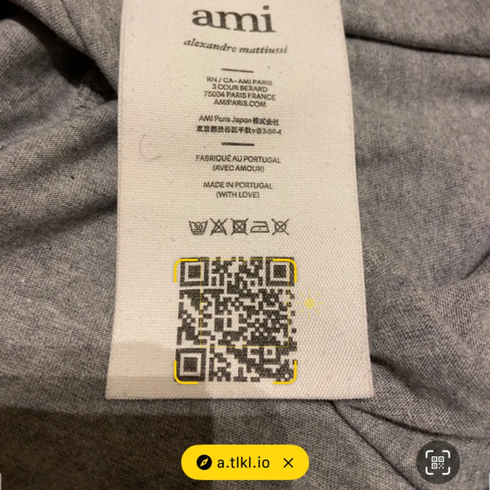 •Ami-Paris t-shirt grå. Skick: 9/10, inga defekter! Storlek: S. Nypris: 1 400 kr.  Authentic: ✅. Hör av dig vid frågor eller funderingar. Mvh Hessler’s;) . T-shirts.