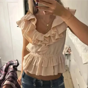 Hm volang blus - Ljus rosa blus med volanger super snygg🤗