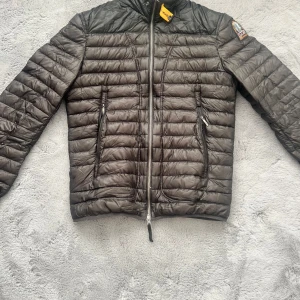 Parajumper jacka - Storlek M i använt skick! 