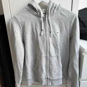 Tommy Hilfiger tröja - Bra skick