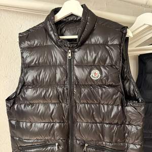 Moncler Gui Gilet, Svart, Storlek 4/L Oanvänd!