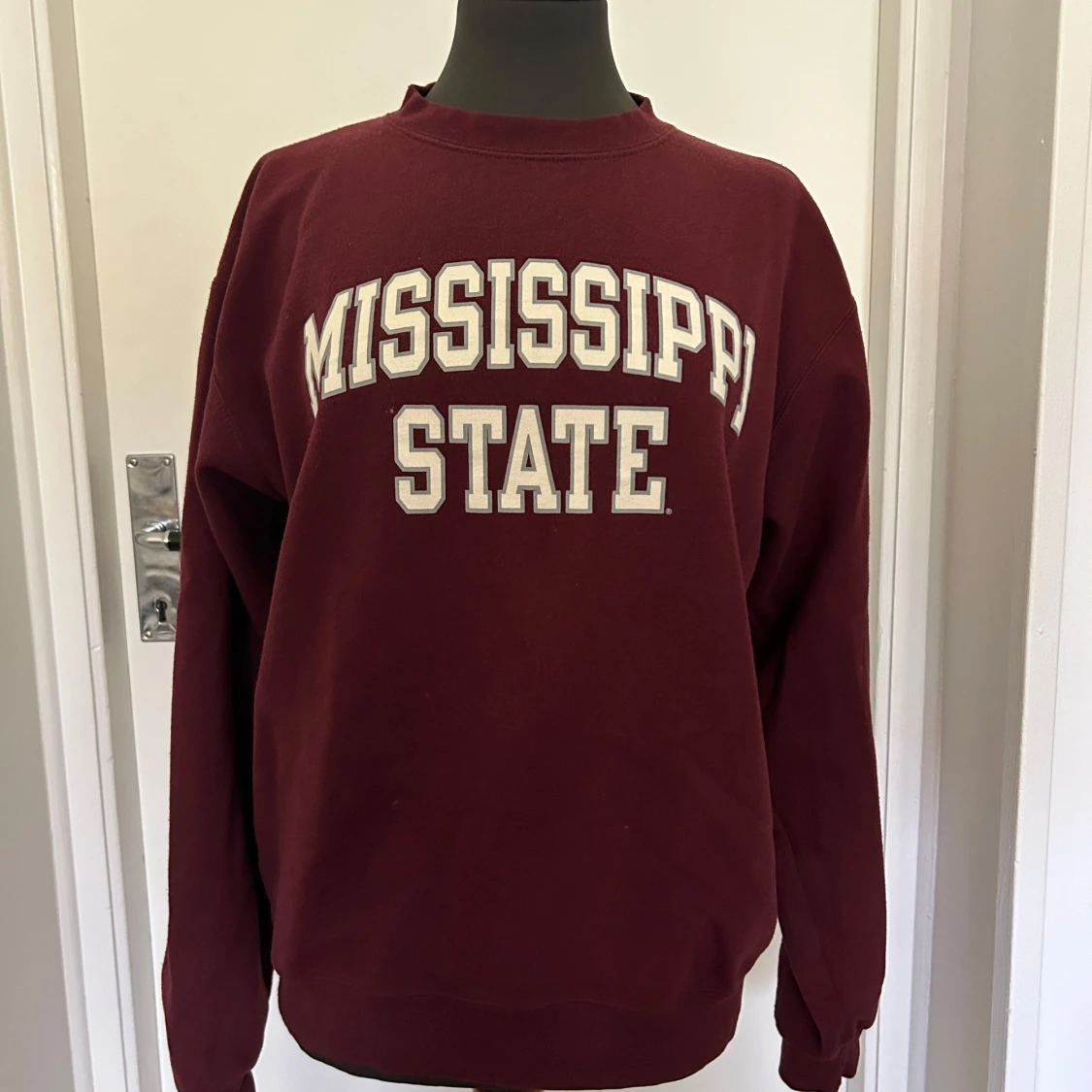 Vinröd Mississippi State sweatshirt