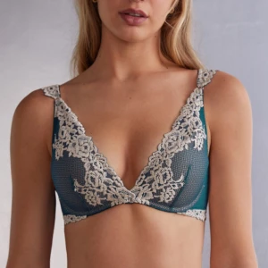 intimissimi bh - drog av lappen innan jag testade så kunde inte lämna tillbaka,endast testad! köptes för 500