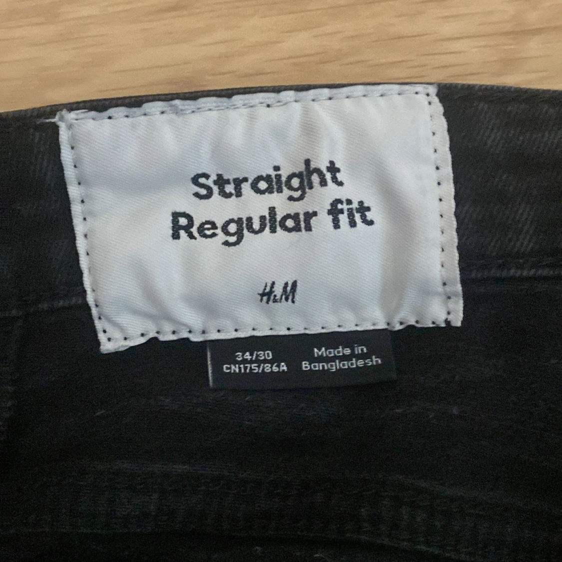 H&M byxor svart 34/30. - 91